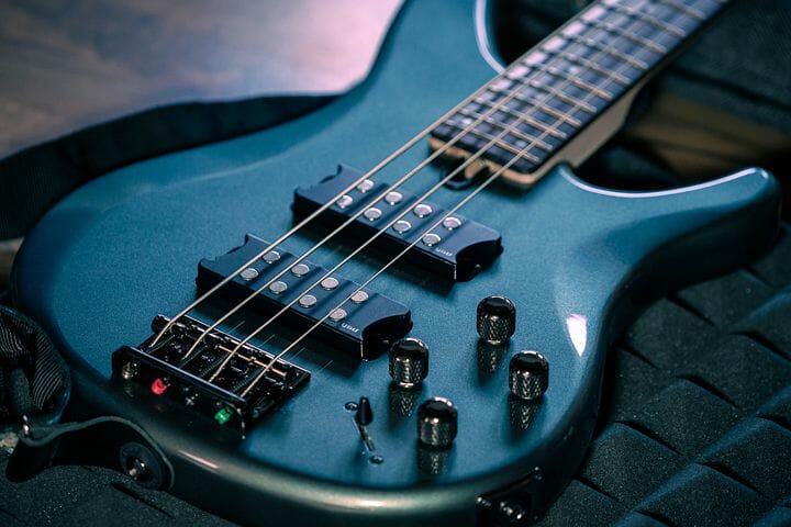 bass guitars under $200